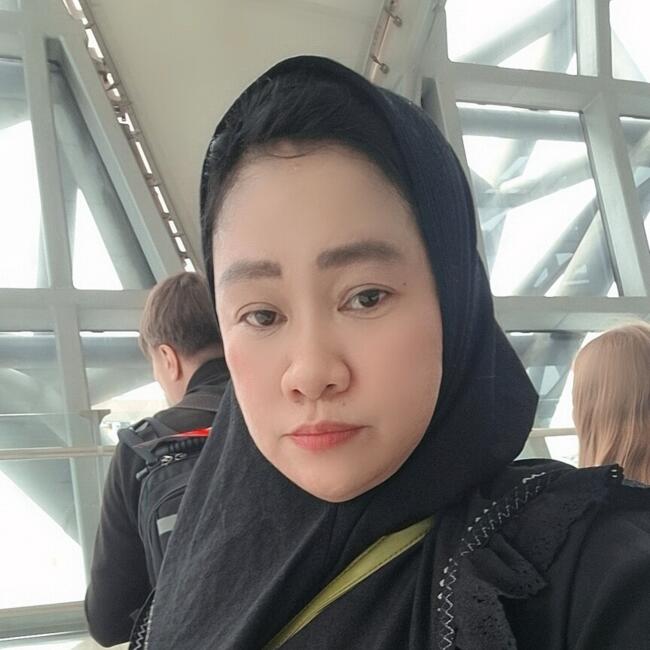 Babysitter in Manama: Liza