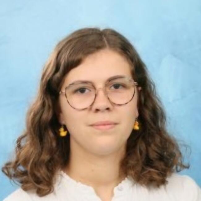 Babysitter in Mont-Saint-Aignan: Alexane