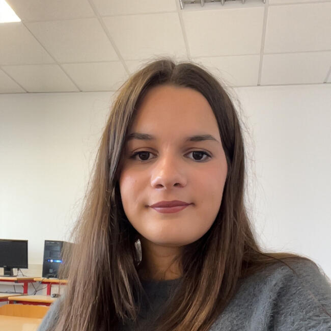 Babysitter in Lagny-sur-Marne: Louna