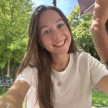 Babysitter in Saint-Barthélemy-d'Anjou: Lucie