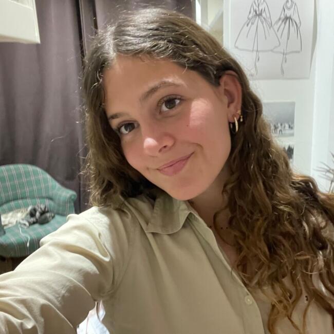 Babysitter in Paris: Louise