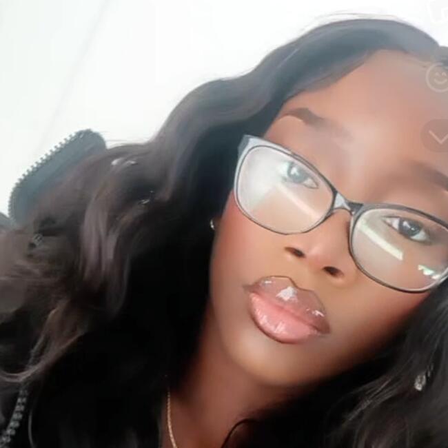 Babysitter in Leeds: Benedita