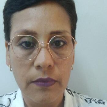 Babysitter in Ate: Flor