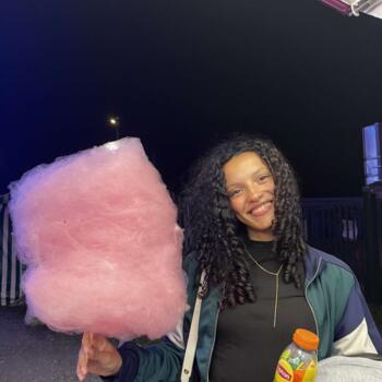 Babysitter in Vaux-le-Pénil: Leïna