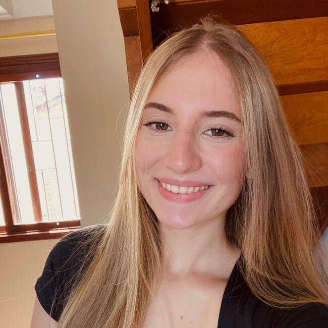 Babysitter in Alvorada (Rio Grande do Sul): Lara