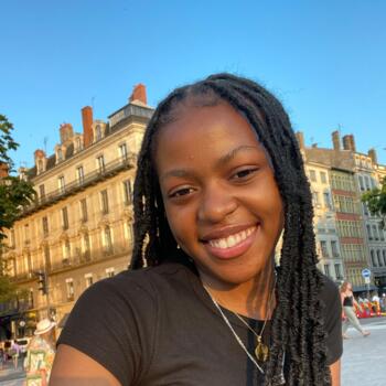 Babysitter in Grenoble: Luce