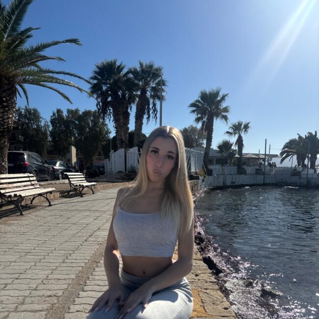 Babysitter in Athens: Nefeli