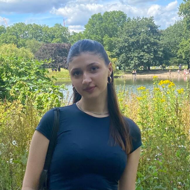 Babysitter in Berlin: Lara