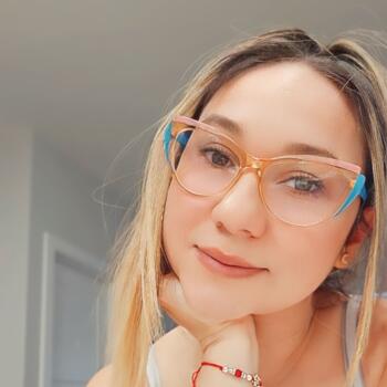 Babysitter in Calgary: May Ortiz