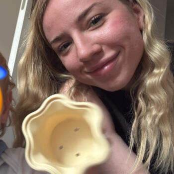 位於柏林 的臨時保母: Laura