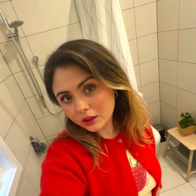 Babysitter in Melbourne: Amber