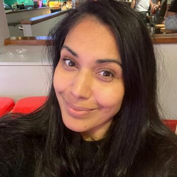 Babysitter London: Sadia