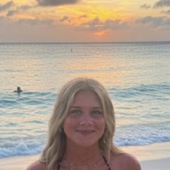 Babysitter in Radford: Kiera