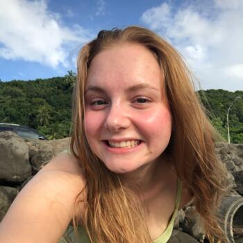 Babysitter in Central Coast: Zoe