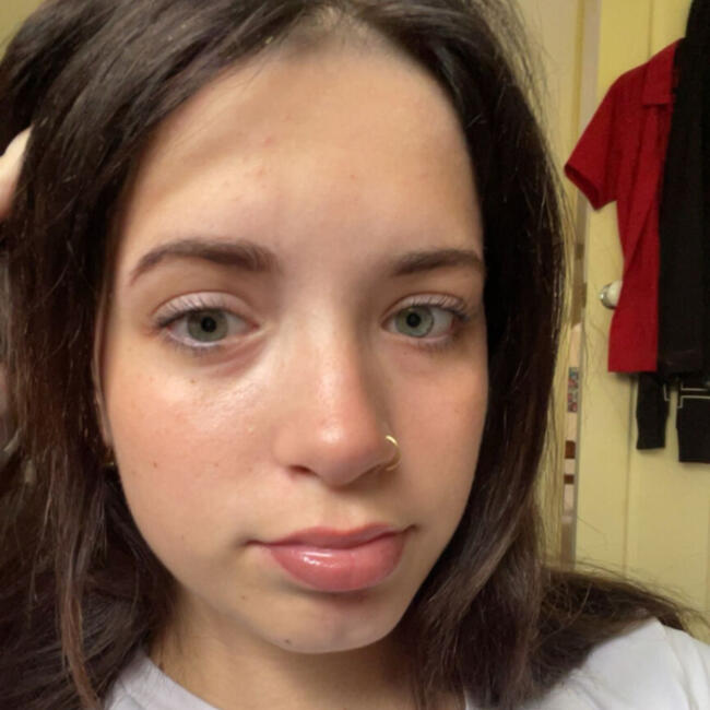 Babysitter in Brisbane: Holly