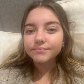 Babysitter in Runcorn: Amelia