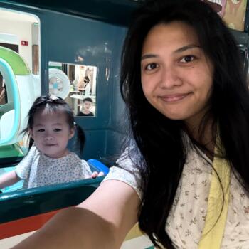 Babysitter Singapore: Brenda