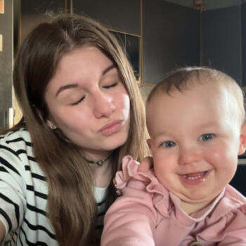 Babysitter in Valros: Ambre