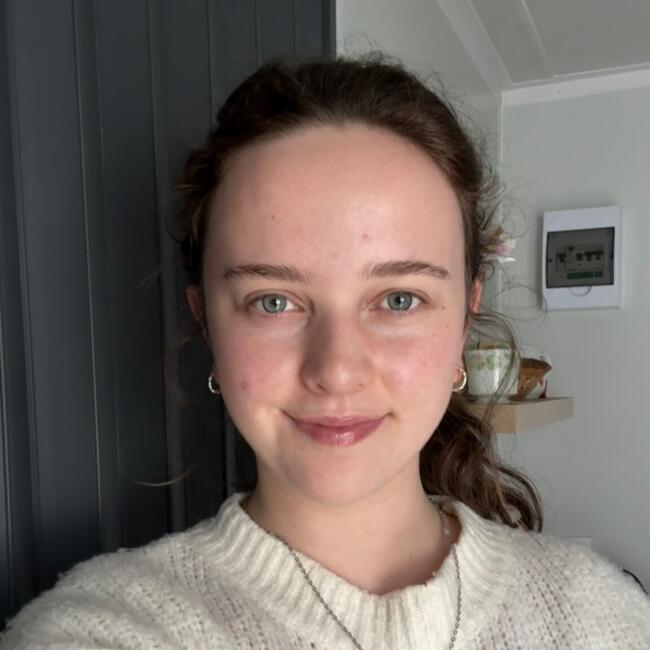 Babysitter in Feilding: Hope