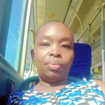 مربية أطفال في الدوحة: Lilian