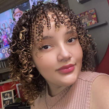 Babá em Embu das Artes: Yasmin Hellen