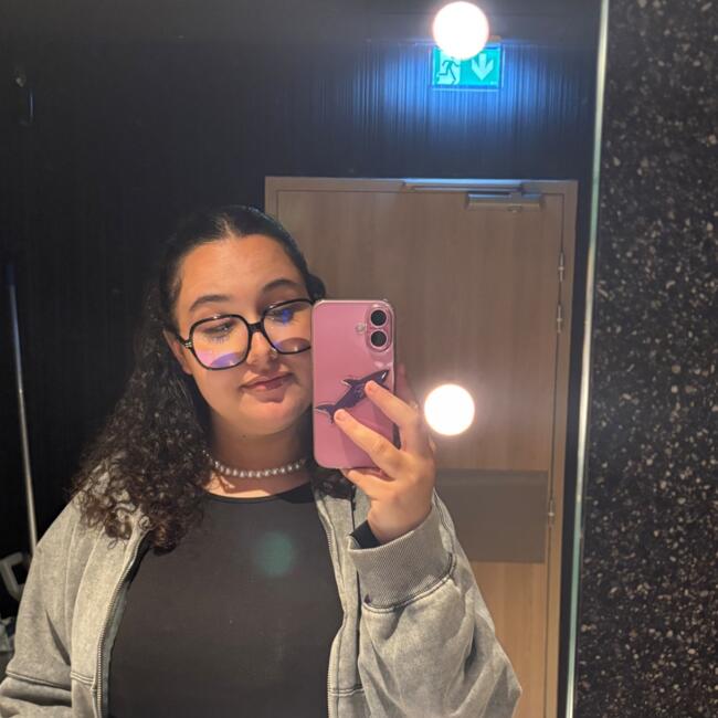 Babysitter in Martigues: Chloe