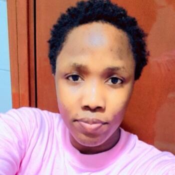 جليسة أطفال في أبوظبي: Nabirye shanet