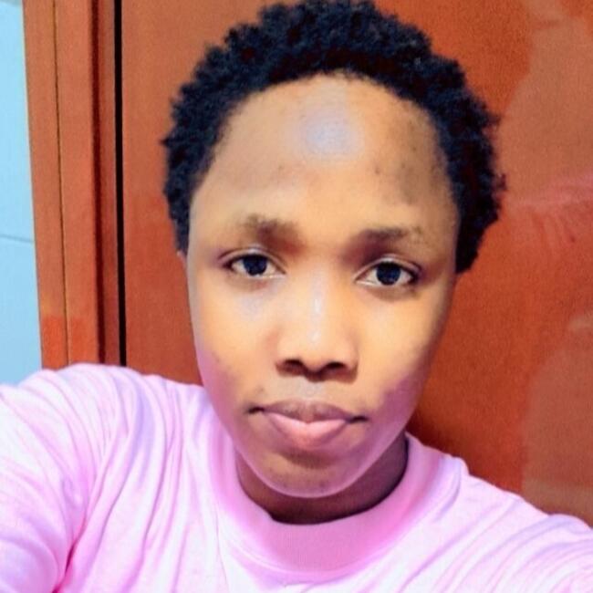 جليسة أطفال في أبوظبي: Nabirye shanet