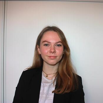 Babysitter in Courbevoie: Margaux