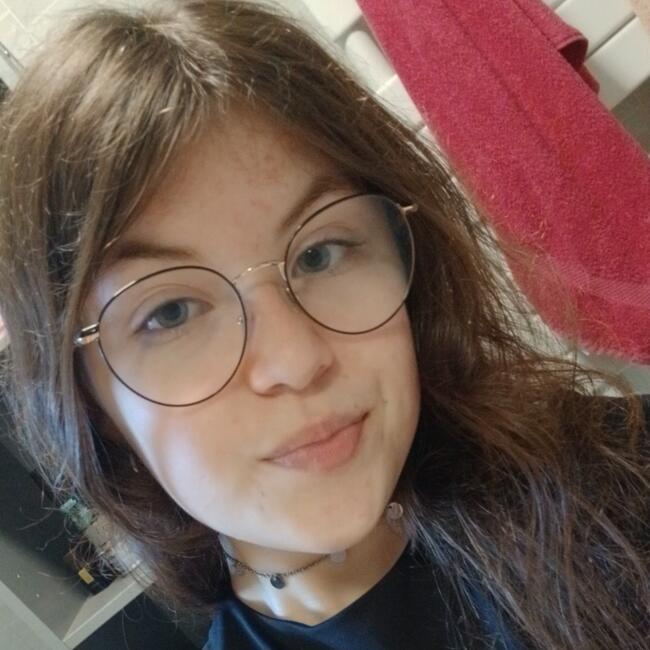 Babysitter in Sainte-Livrade-sur-Lot: Ennaelle