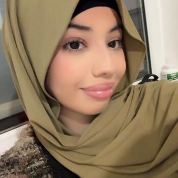 Babysitter in Paris: Jihane