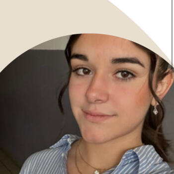 Babysitter Villeneuve-la-Rivière: Erine