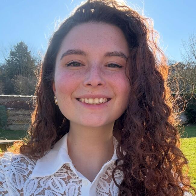 Babysitter in Grez-Doiceau: Laura