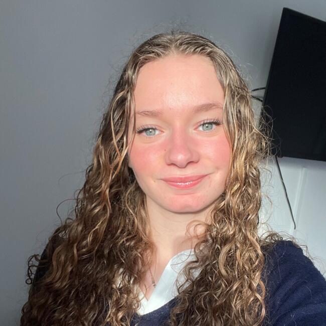 Babysitter in Orléans: Apolline