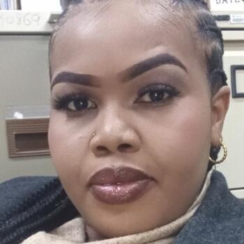 Babysitter in Jane Furse: Happy