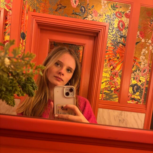 Babysitter in Hook (Hampshire): Milla