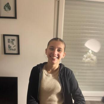 Babysitter in Chambellay: Shaïna