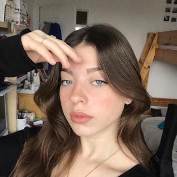 Baby-sitter in Vélizy-Villacoublay: Cécile