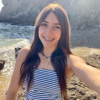 Babysitter in Corona: Kayley