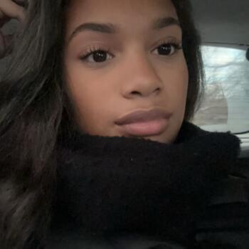 Babysitter in Arcueil: Inès