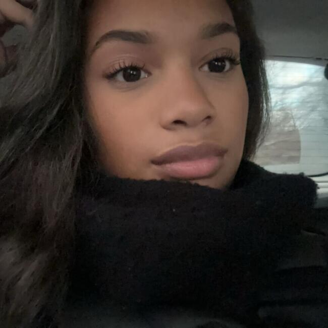 Babysitter in Arcueil: Inès