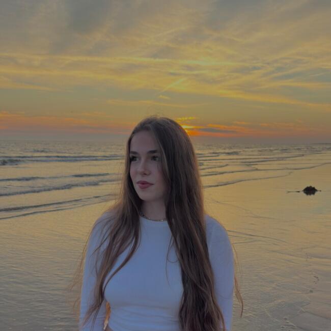 Babysitter in Aunay-sur-Odon: Lilou