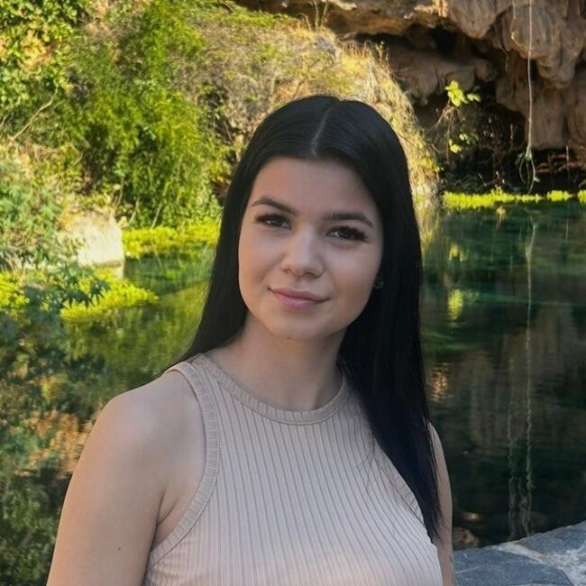 Bébiszitter Szentes területén: Naomi