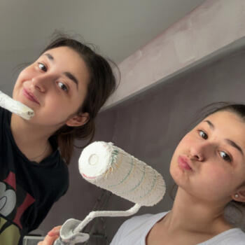 Babysitter in Frameries: Louana et Rihanna