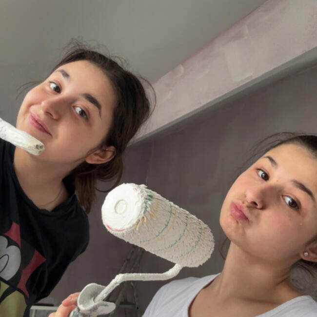 Babysitter in Frameries: Louana et Rihanna