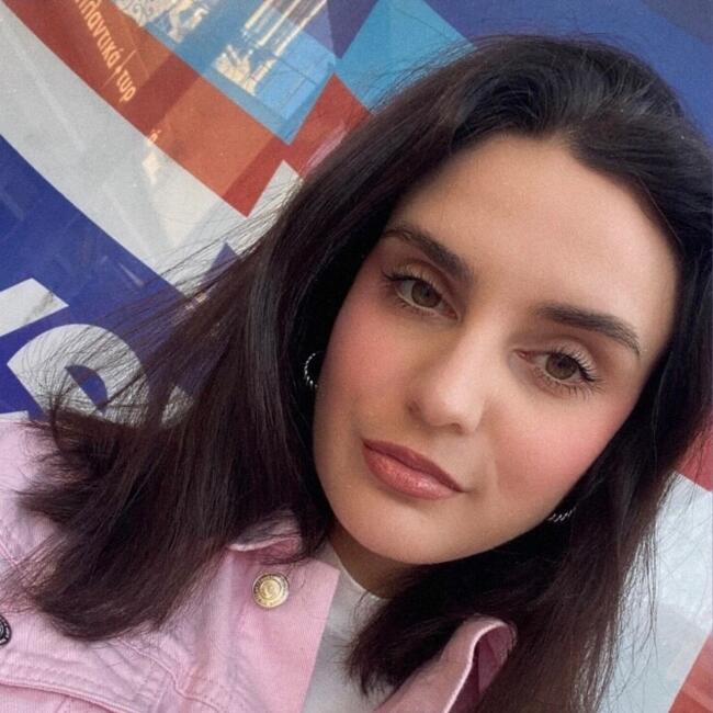 Babysitter in Athens: Νοέλα