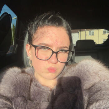 Babysitter in Gravesend: Briony-lee