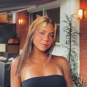 Babysitter in Cascais: Camila