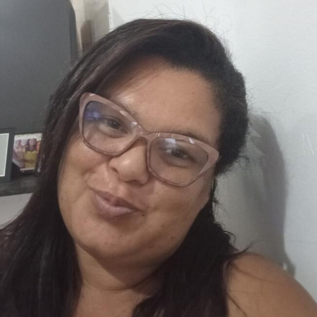 Babysitter in Cabo Frio: Michelle