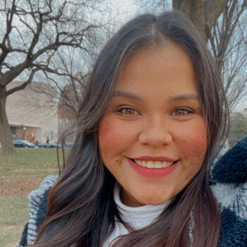 Babysitter Rio Verde: Hellen Vitoria